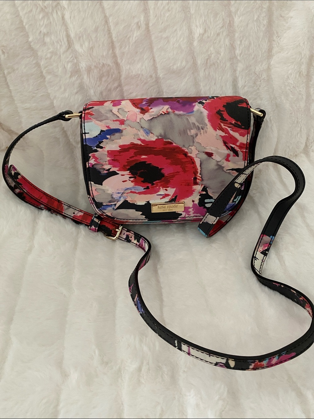 Kate Spade New York Laurel Way Printed Carson Crossbody Bag in "Blurry Floral"
